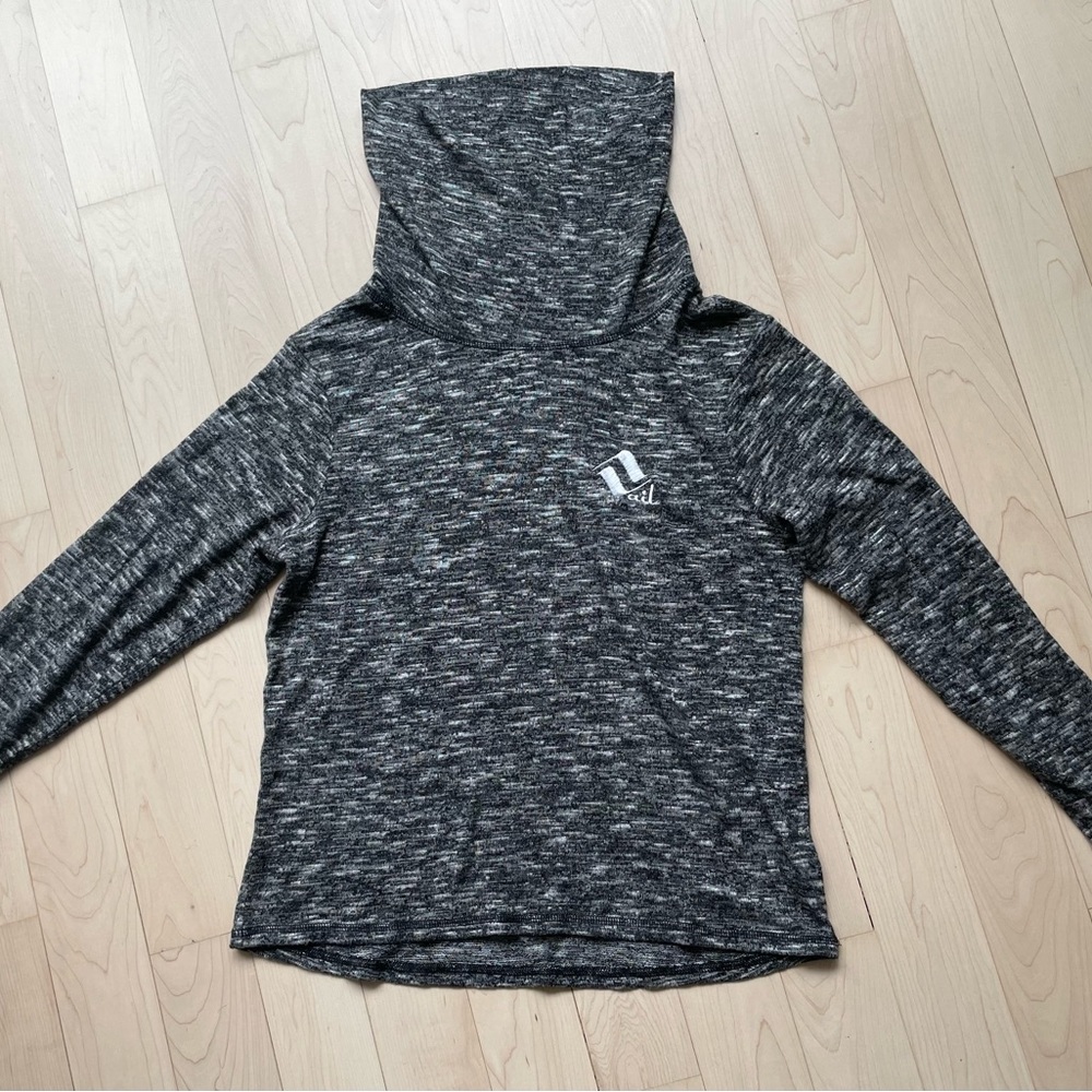 Women’s M campdavid cowl neck long sleeve shirt, worn once.